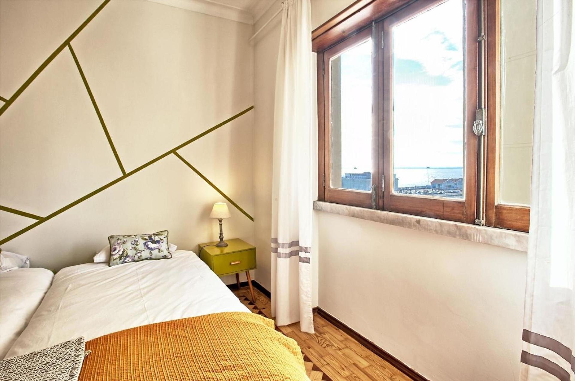 Apartment Fuer 17 Personen Und 1 Kind In Lisbon