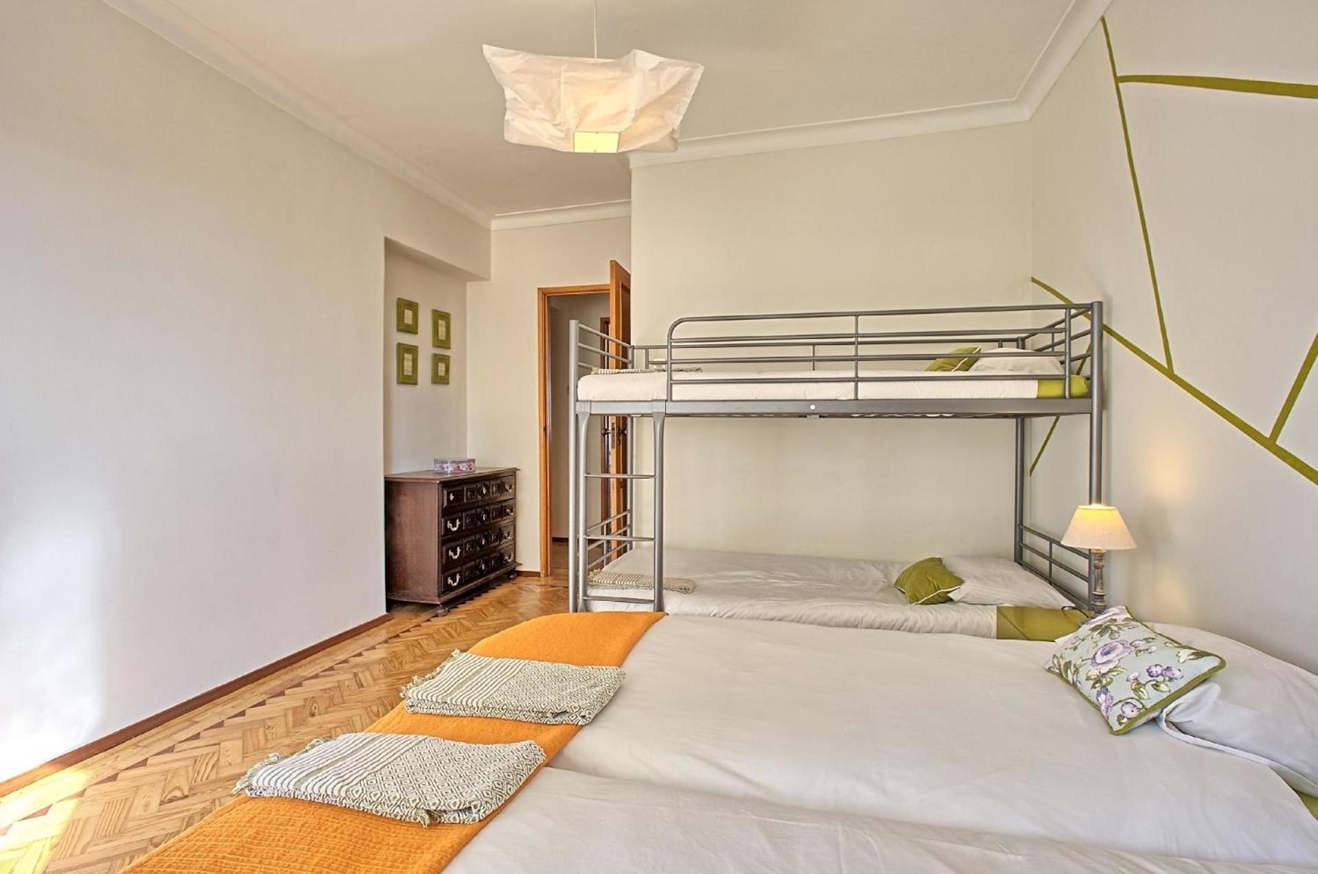 Fuer 17 Personen Und 1 Kind In Apartamento *